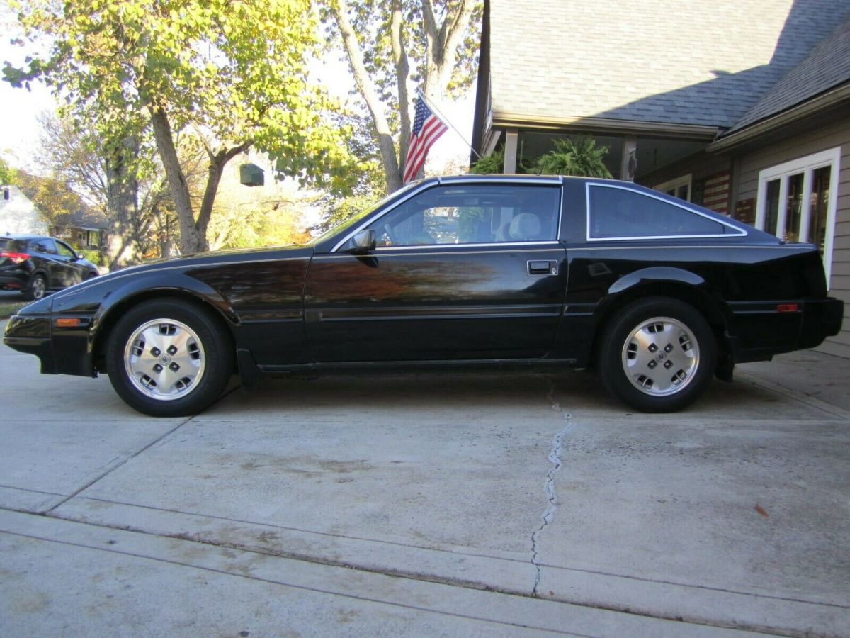 3 owners-excellent condition, no rust or dents, all original, runs like new 1984 Nissan 300ZX