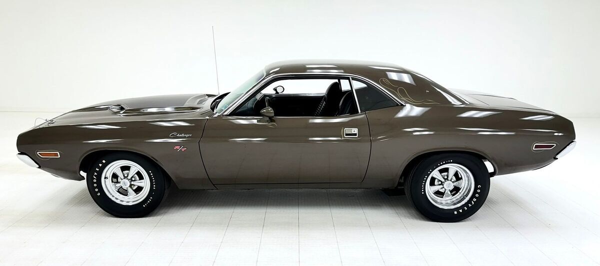 1970 Dodge Challenger R/T Hardtop - photo 2