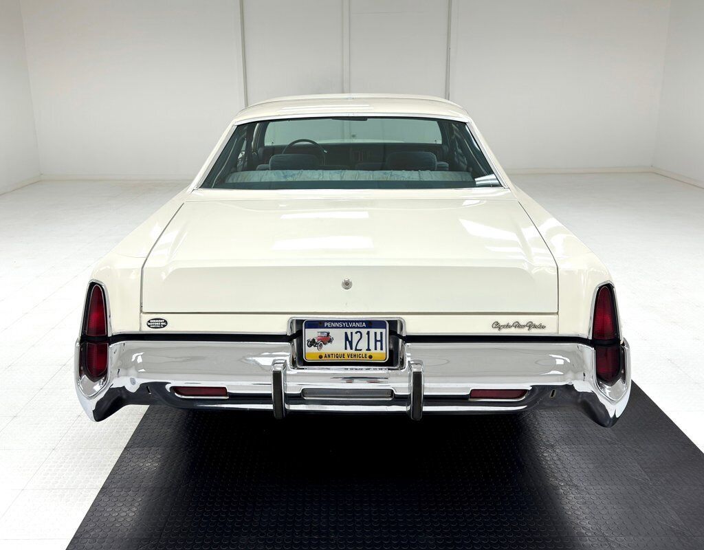 1976 Chrysler New Yorker Brougham Hardtop - photo 4