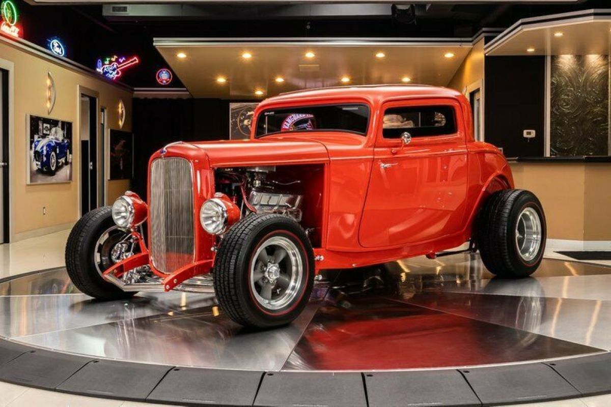 3-Window Coupe! Ford 392ci Stroker V8, C4 Automatic, PW, PB, 4-Wheel Disc, Posi 1932 Ford 3-Window Coupe Street Rod