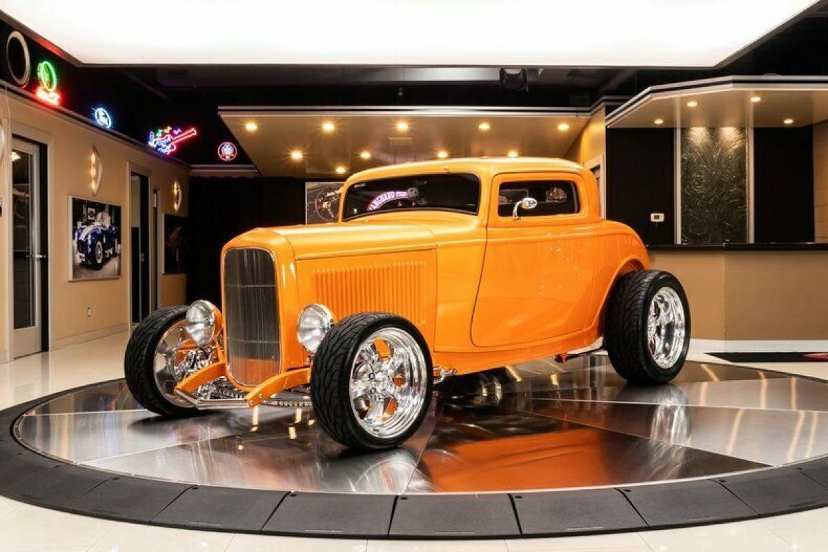 3-Window Coupe! GM 350ci V8, TH350 Automatic, 4-Wheel Wilwood Disc, PB, A/C 1932 Ford 3-Window Coupe Street Rod
