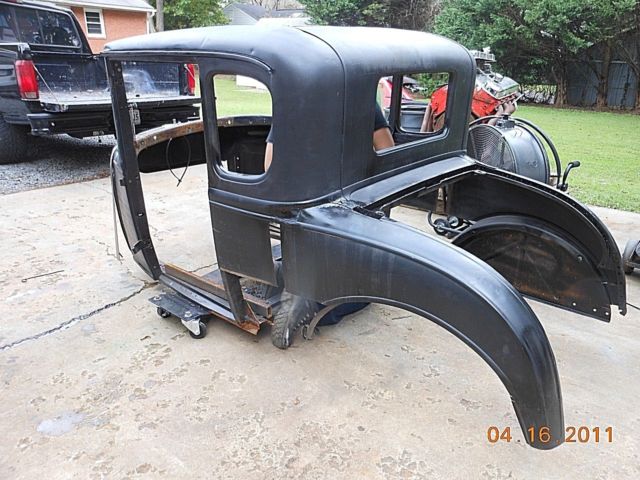 1930 Ford FIVE WINDOW COUPE - photo 4