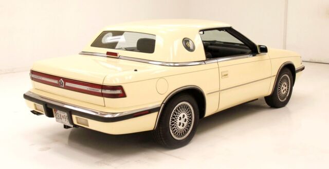 1990 Chrysler TC by Maserati - photo 11