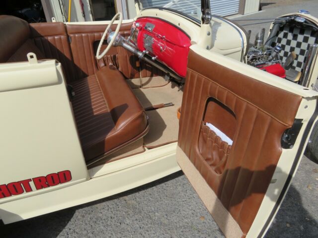 1930 Ford Model A - photo 2
