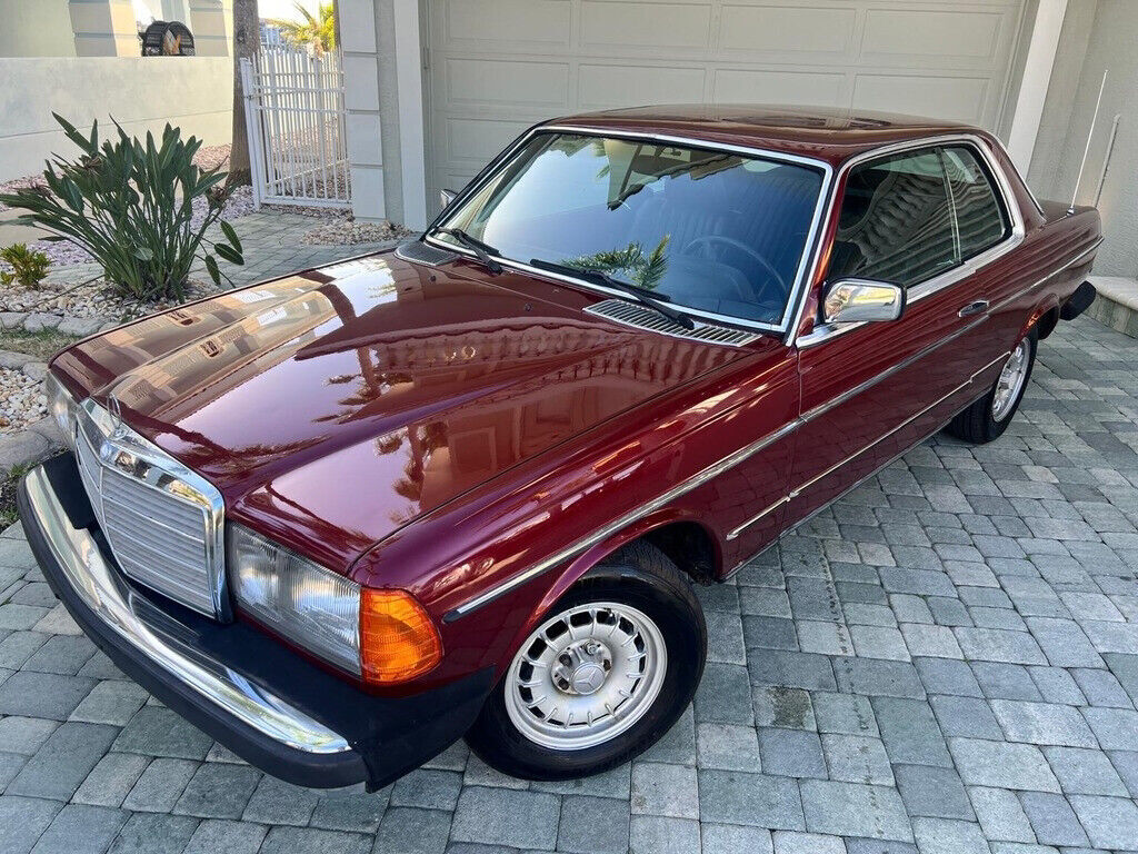 1982 Mercedes-Benz 300-Series 300CD - 49K LOW MILES - TURBO DIESEL - RARE FIND! - photo 4