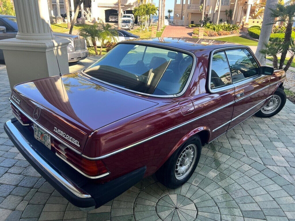 1982 Mercedes-Benz 300-Series 300CD - 49K LOW MILES - TURBO DIESEL - RARE FIND! - photo 5