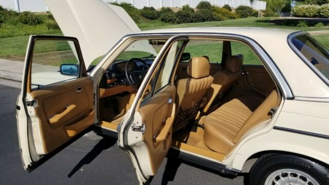 1981 Mercedes-Benz 300-Series 300D, DIESEL - photo 2