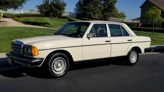 1981 Mercedes-Benz 300-Series 300D, DIESEL - photo 4