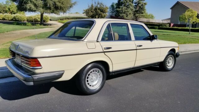 1981 Mercedes-Benz 300-Series 300D, DIESEL - photo 5