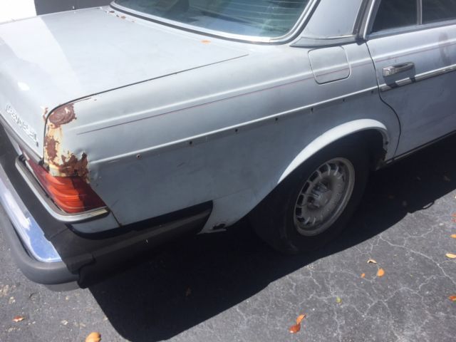 1985 Mercedes-Benz 300-Series Sedan - photo 7