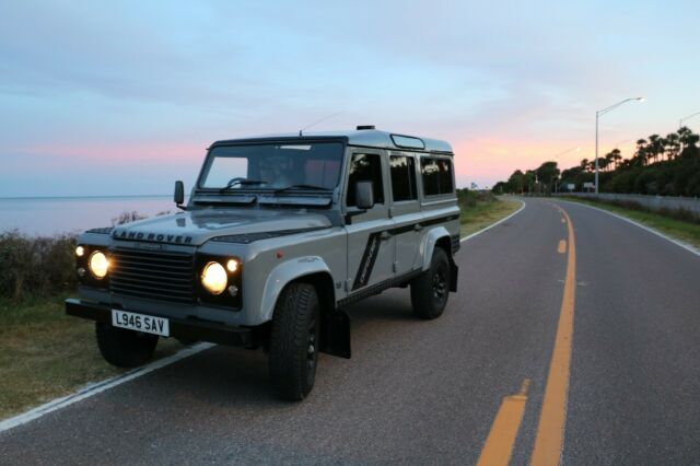 300 TDi. Burgundy Leather. Clean Title- In Florida now! - No Reserve 1994 Land Rover Defender 110 County station wagon Nardo Grey