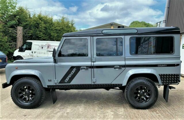 1994 Land Rover Defender 110 County station wagon Nardo Grey - photo 2