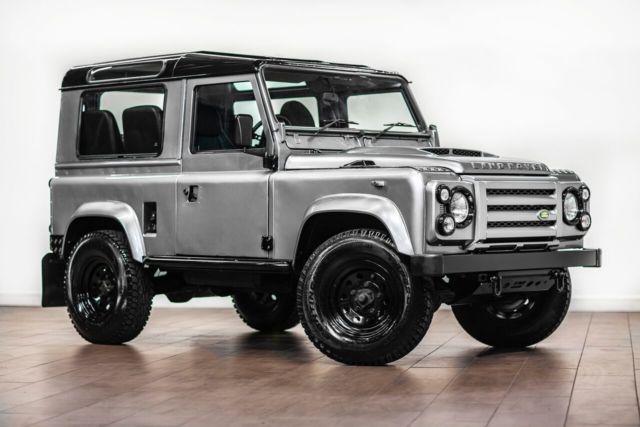 300 TDI Turbo Diesel RECENTLY RESTORED FULL GALVANIZED CHASSIS 7-Seater Wagon 1986 Land Rover Defender 90