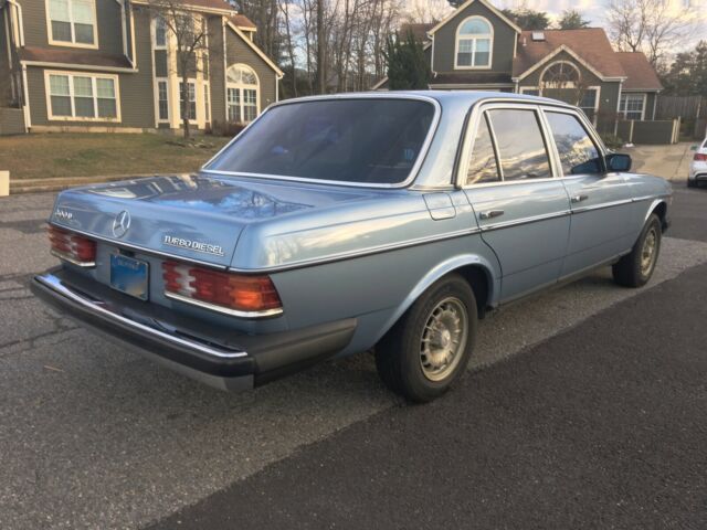 1985 Mercedes-Benz 300-Series 300D LOW ORIGINAL MILE SUPER CLEAN SURVIVOR - photo 7
