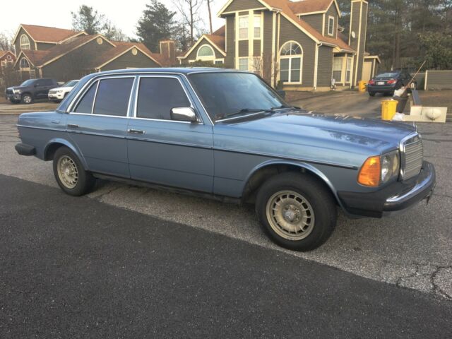 1985 Mercedes-Benz 300-Series 300D LOW ORIGINAL MILE SUPER CLEAN SURVIVOR - photo 8