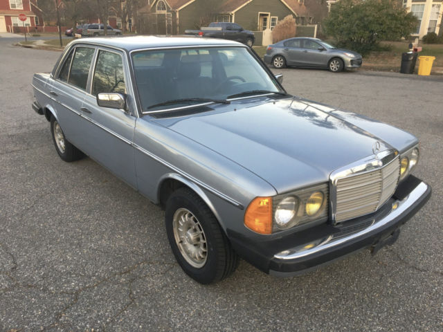 300D TURBODIESEL LOW ORIGINAL MILES WELL MAINTAINED EXCELLENT CONDITION 1983 Mercedes-Benz 300-Series 300D TURBO DIESEL