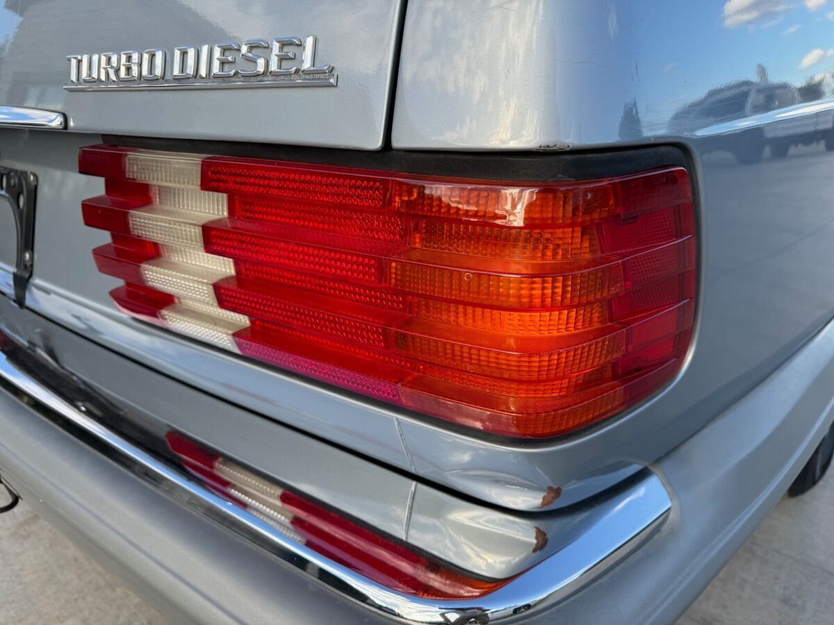 1983 Mercedes-Benz 300-Series - photo 13