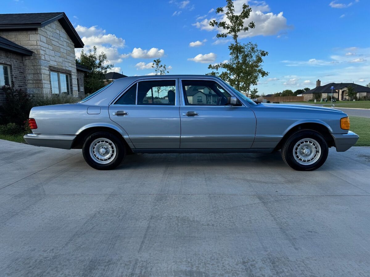 1983 Mercedes-Benz 300-Series - photo 2