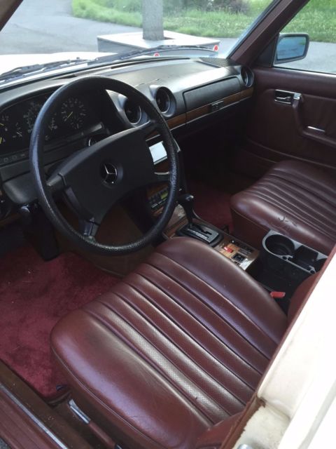1984 Mercedes-Benz 300-Series - photo 8