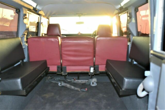 1994 Land Rover Defender 110 County station wagon Nardo Grey - photo 8