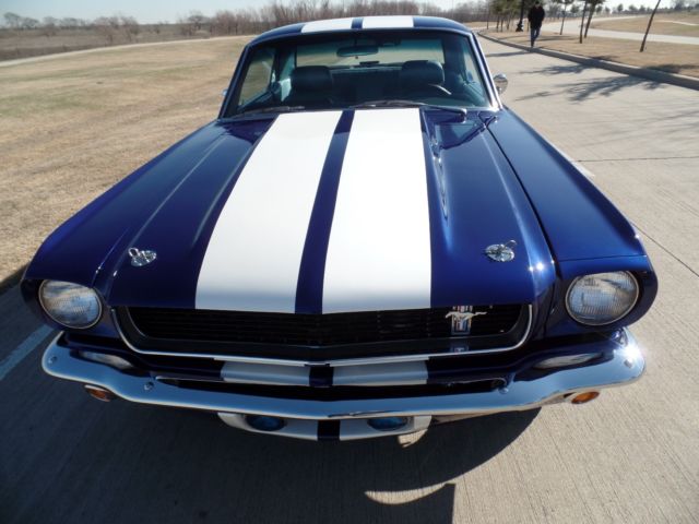 1966 Ford Mustang STREET ROD COUPE STUNNING INSIDE and OUT !! - photo 3