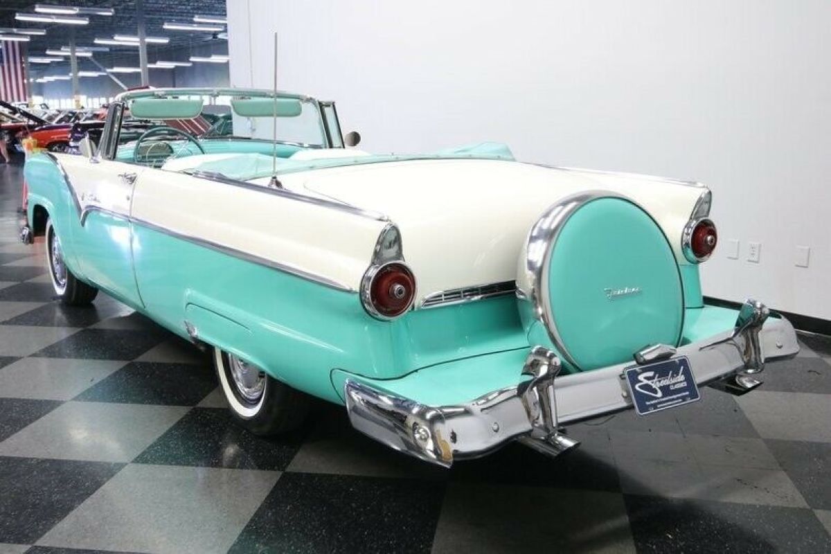 1955 Ford Fairlane Sunliner - photo 10