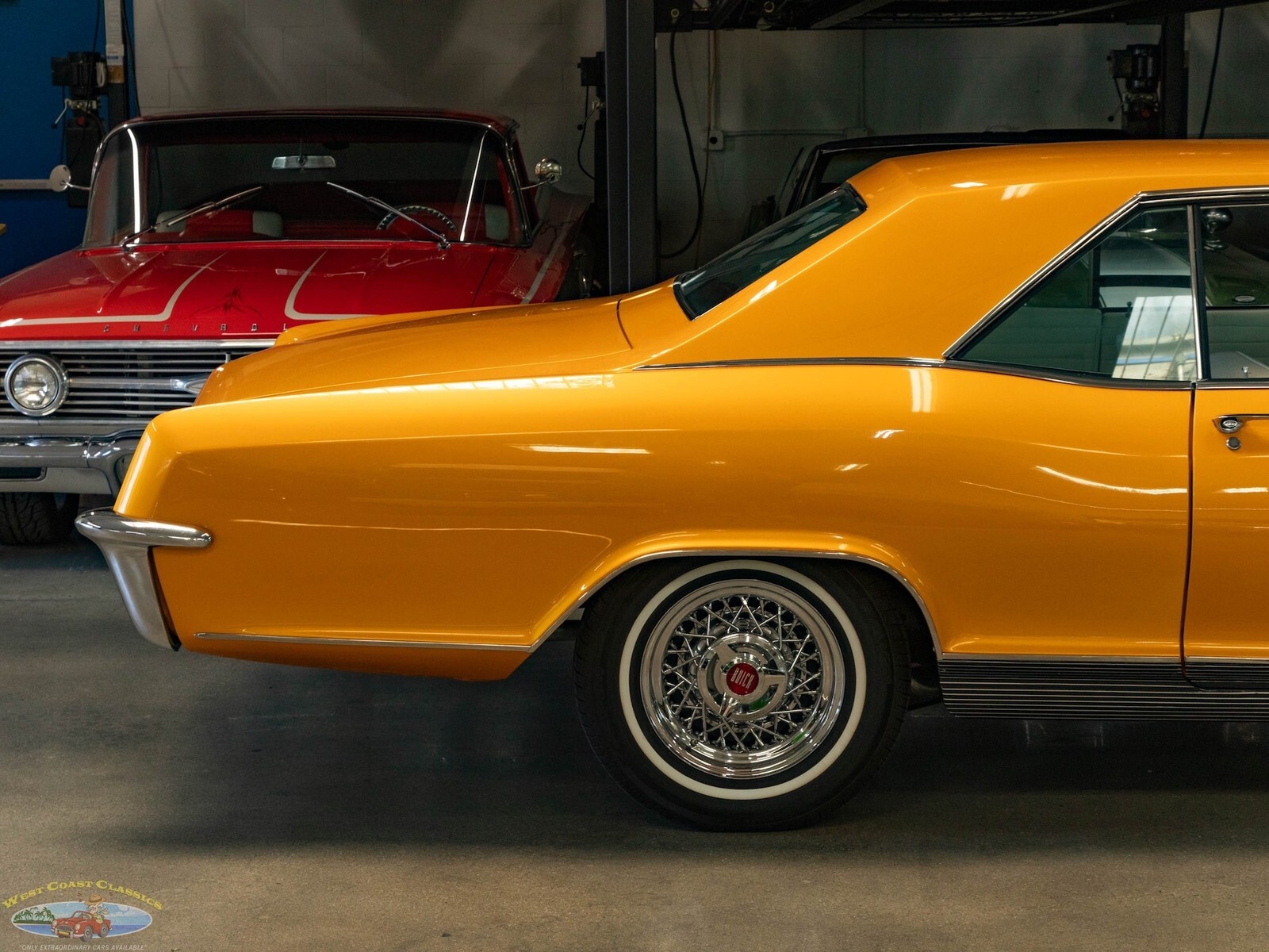 1965 Buick Riviera Custom 2 Door Hardtop - photo 2