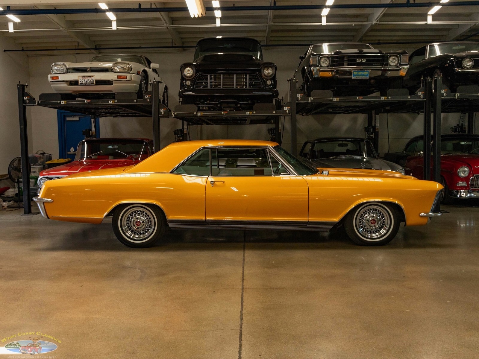 1965 Buick Riviera Custom 2 Door Hardtop - photo 3