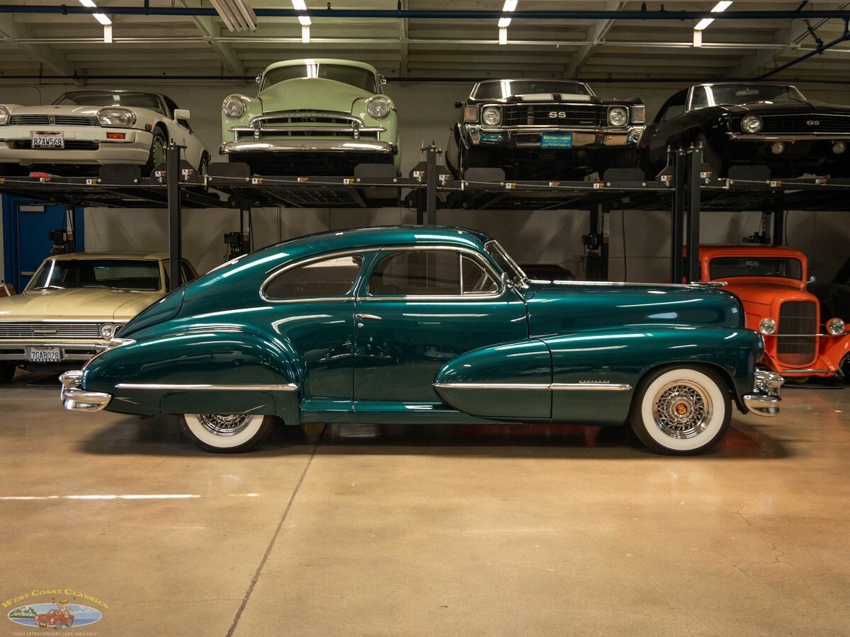 1946 Cadillac Series 61 Custom LS V8 2 Door Club Coupe - photo 3