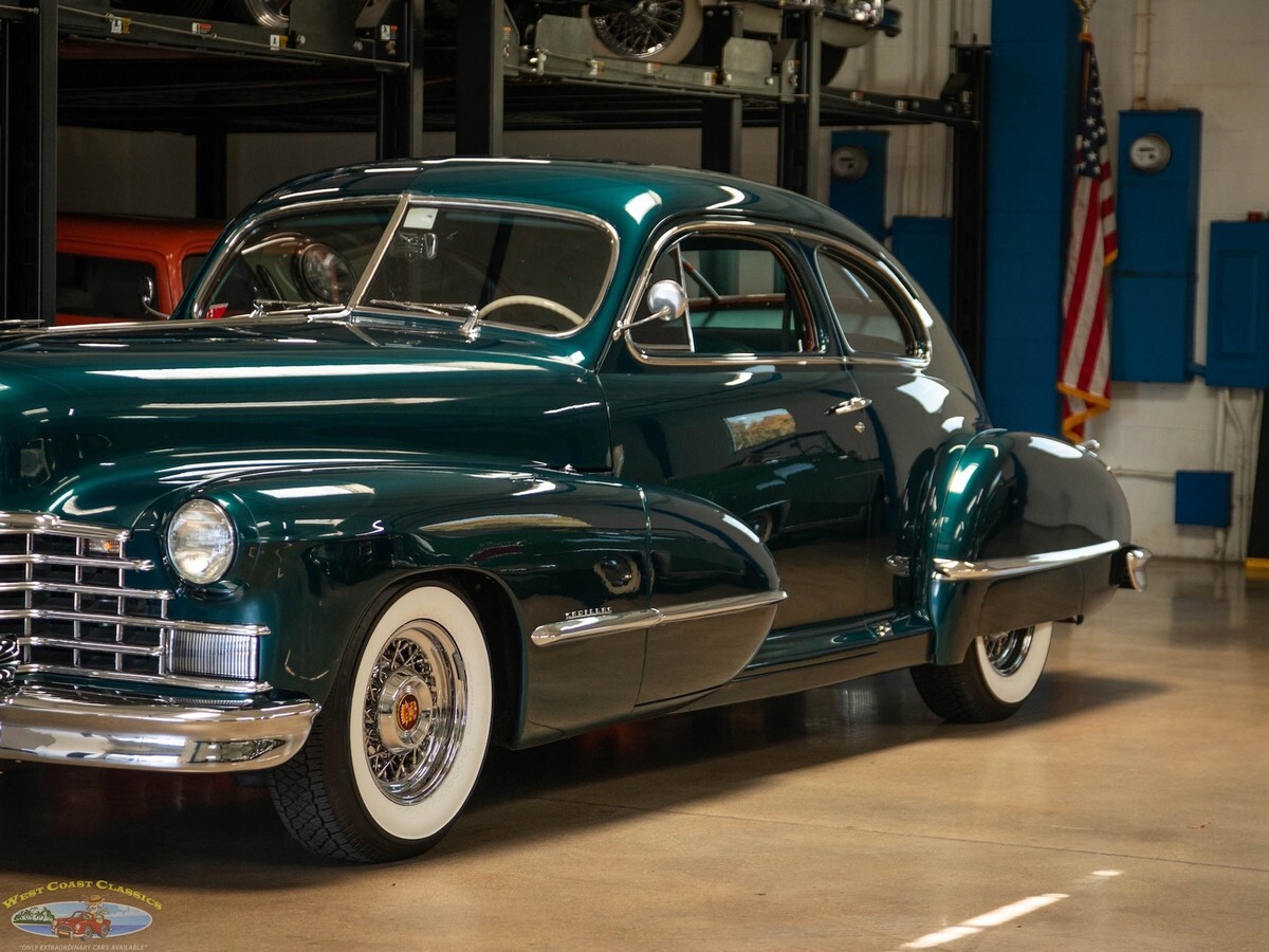 1946 Cadillac Series 61 Custom LS V8 2 Door Club Coupe - photo 9