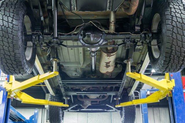 1994 Chevrolet Suburban 4X4 - photo 4