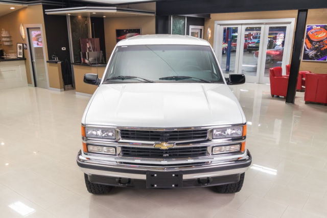 1994 Chevrolet Suburban 4X4 - photo 7