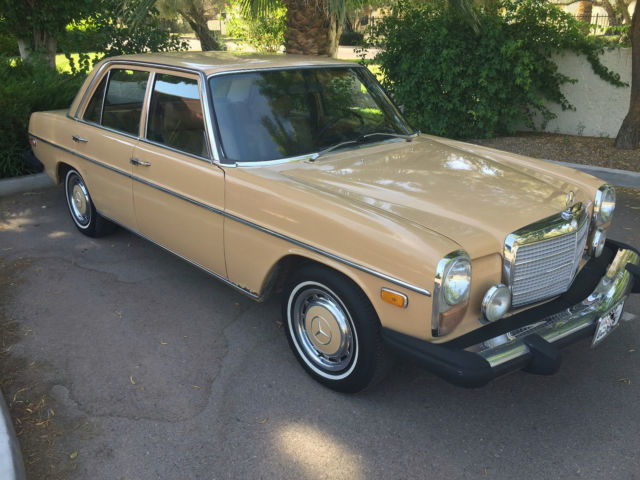 30MPG Diesel Classic, ORIGINAL PAINT, SUPER CLEAN 40yr SOUTHWEST CLASSIC 1976 Mercedes-Benz 200-Series W115 4 Door Diesel Sedan