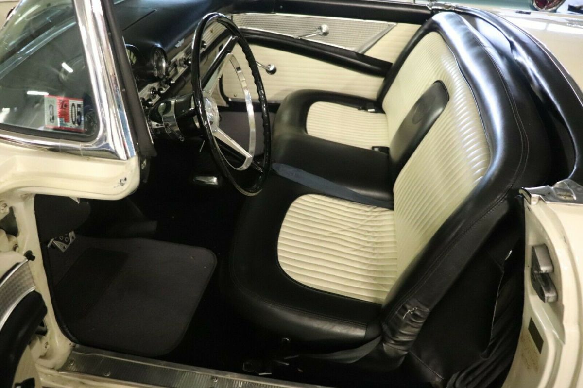 1956 Ford Thunderbird - photo 2