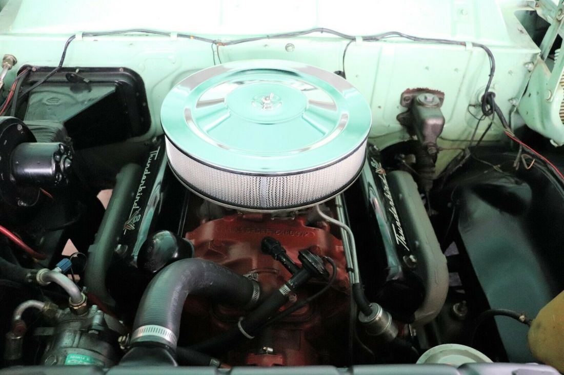 1956 Ford Fairlane - photo 2