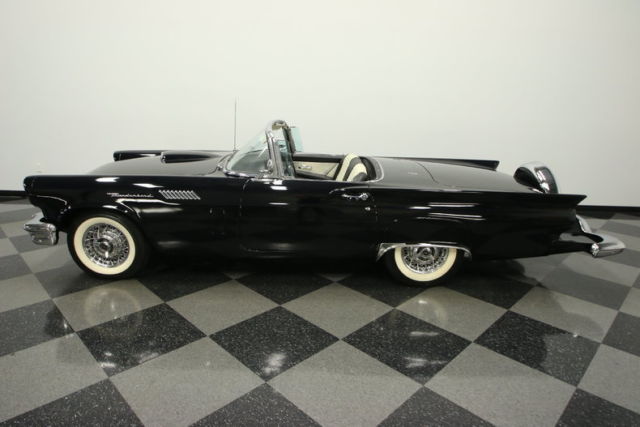 1957 Ford Thunderbird - photo 2