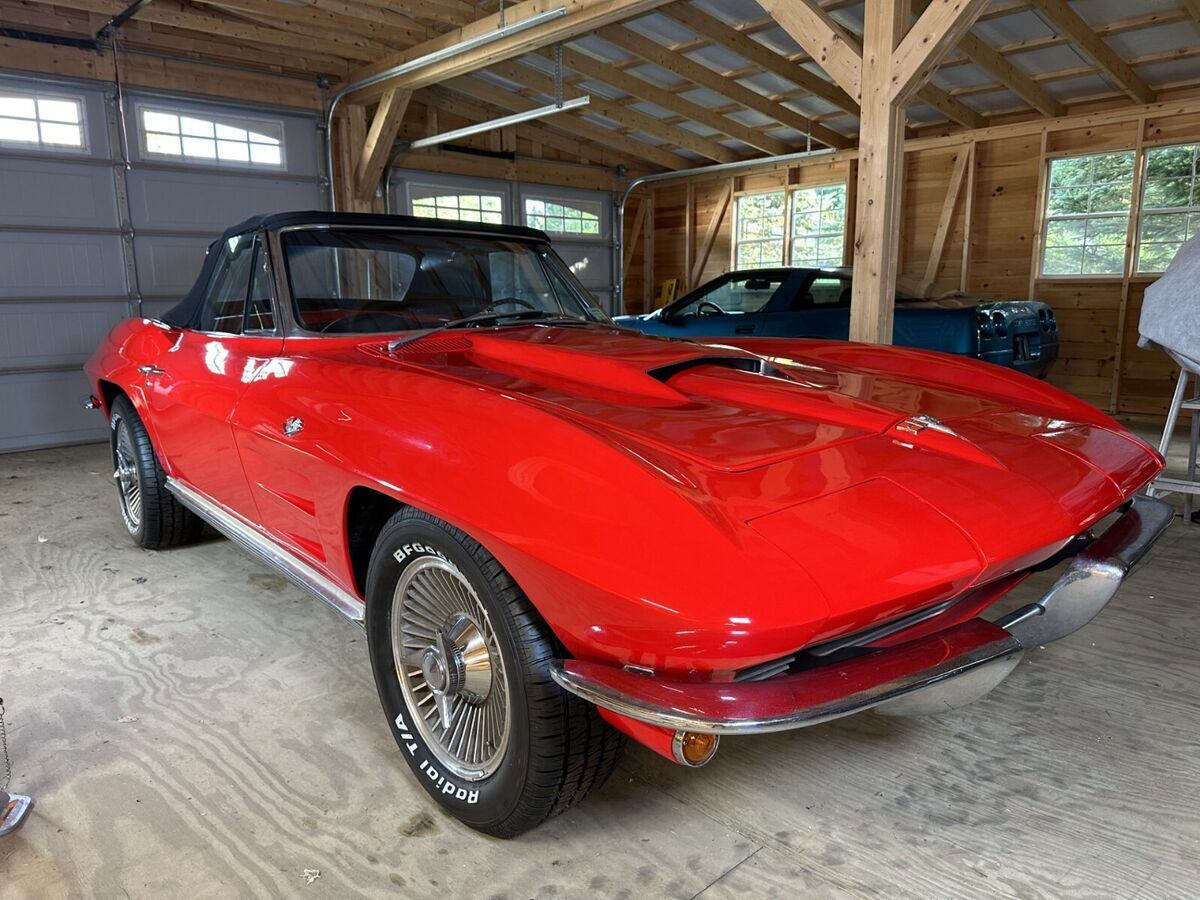 3161* MILES ON THIS FULLY RESTORED 1964 RED CHEVROLET CONVERTIBLE STINGRAY 1964 Chevrolet Corvette