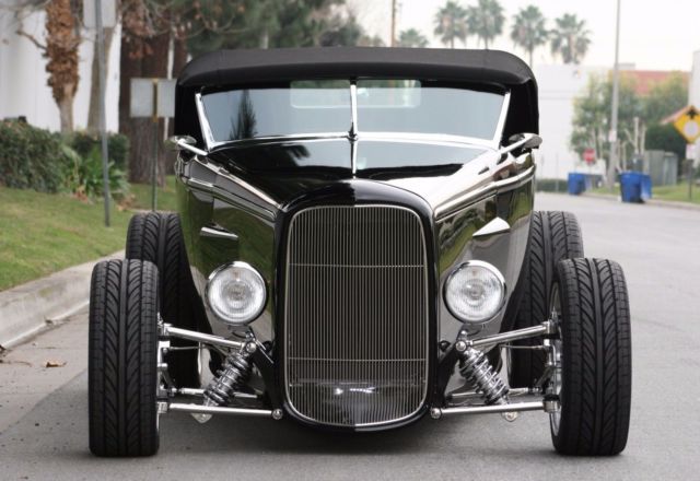 1932 Ford Roadster - photo 2