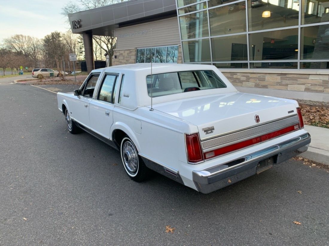 1989 Lincoln Town Car - photo 6