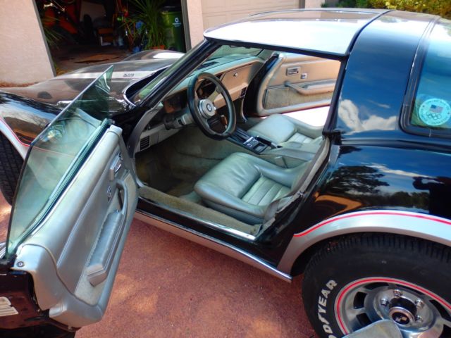 1978 Chevrolet Corvette Pace car black over silver - photo 3
