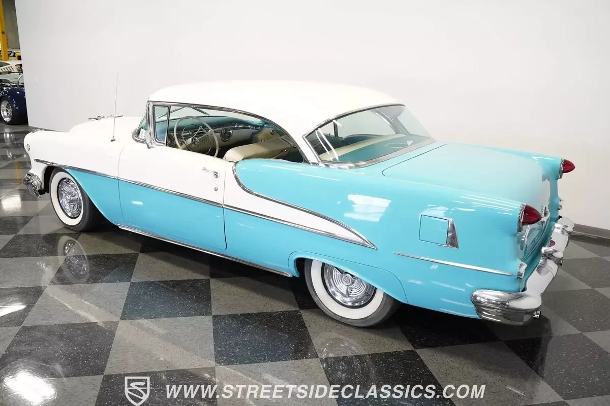 1955 Oldsmobile Eighty-Eight Holiday coupe - photo 11