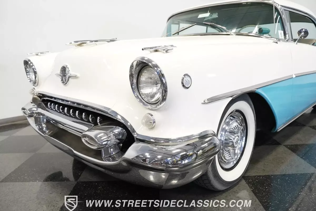 1955 Oldsmobile Eighty-Eight Holiday coupe - photo 8