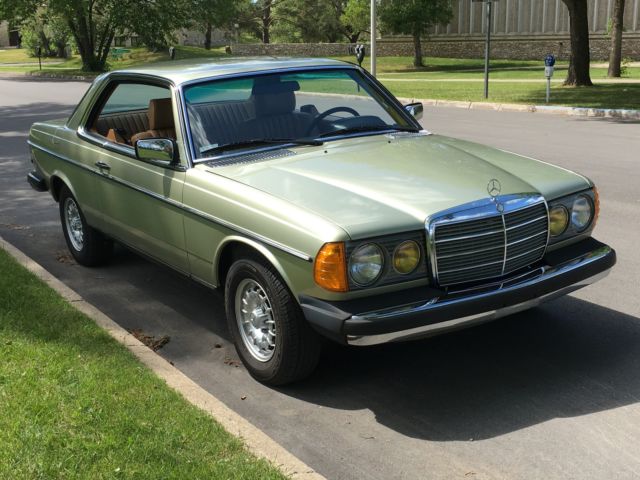 1981 Mercedes-Benz 300-Series Coupe - photo 5