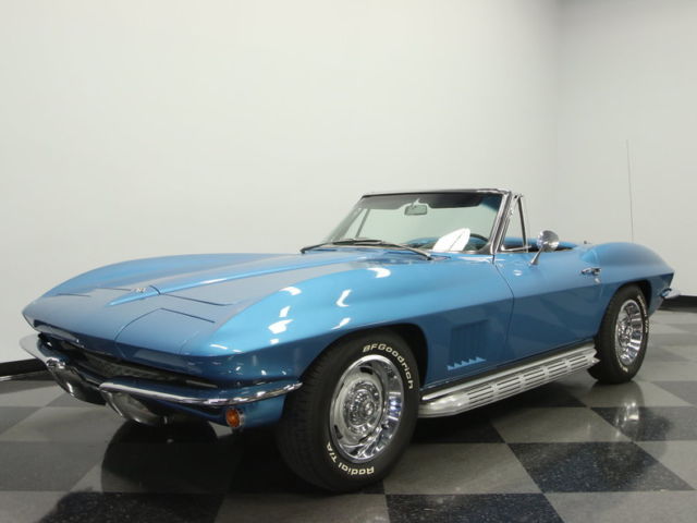 327 V8, 4SP, 4 WHL DISC, SIDEPIPES, CORRECT COLORS, GORGEOUS PAINT, SUPERB C2!! 1967 Chevrolet Corvette Convertible