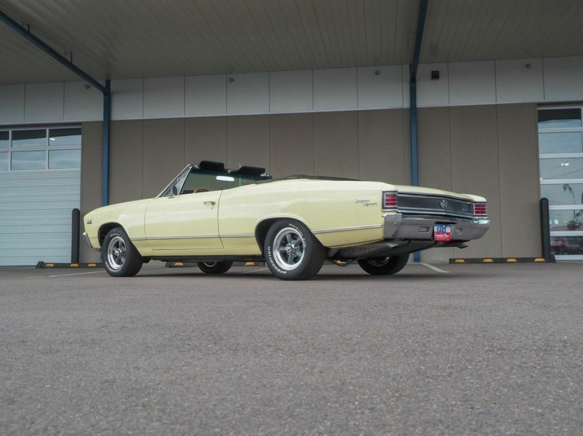 1967 Chevrolet Malibu Convertible 327 V8 - photo 2