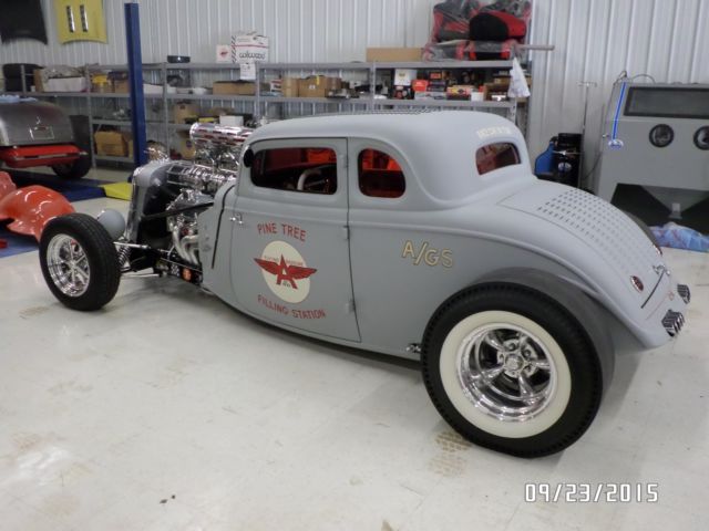 1933 Ford Coupe - photo 2