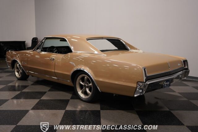 1967 Oldsmobile Cutlass Holiday Coupe - photo 12