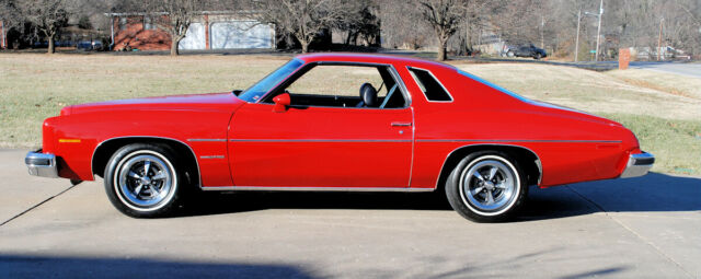 1975 Pontiac Le Mans Sport Coupe - photo 2