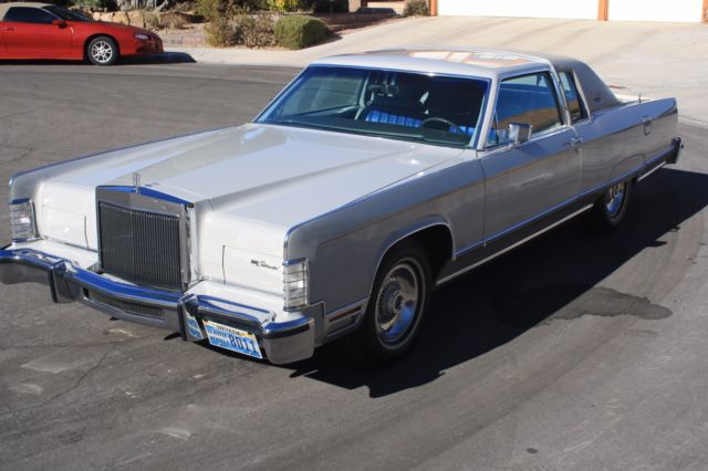 1977 Lincoln Continental Coupe - photo 2