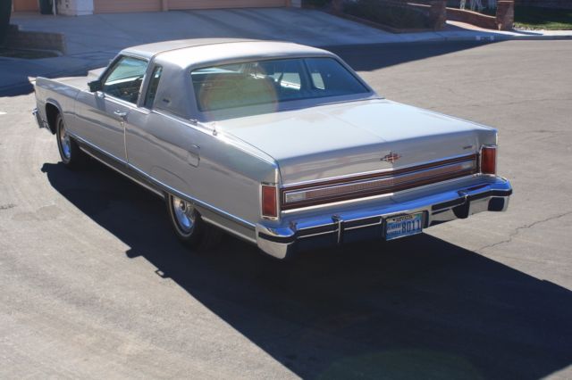1977 Lincoln Continental Coupe - photo 3